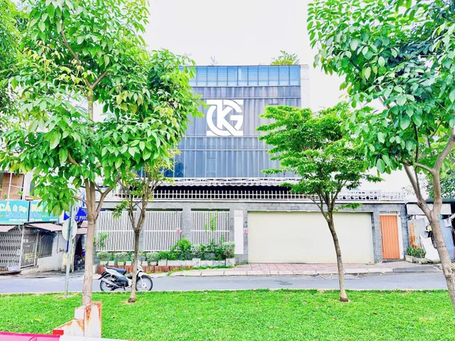 ❇️❇️ Cho Thuê Nhà Mặt Tiền: 255 Bến Vân Đồn - Quận 4 - 18x15m, 4 tầng