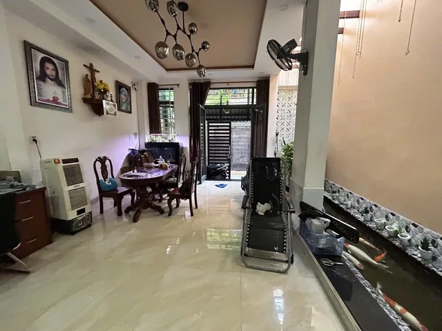 Hẻm 766 Cách mạng tháng 8, Hẻm thông, xe tải cách nhà 10m