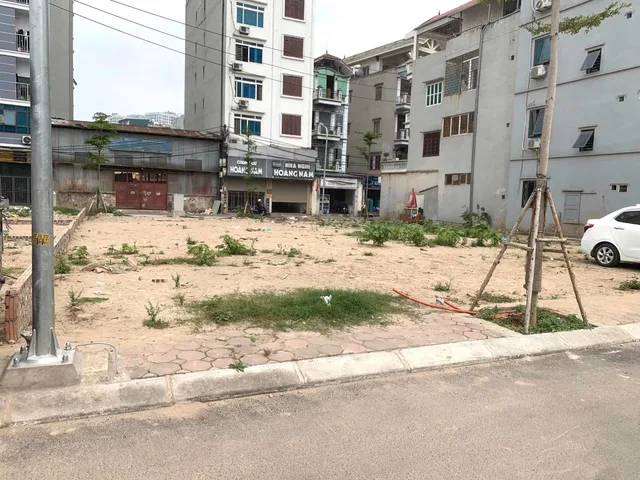 🏡 MẢNH ĐẤT LÝ TƯỞNG XÂY NHÀ
	•	80m²
	•	Đất vuông đẹp
	•	Dân cư đông, an ninh tốt

💰 Giá chỉ 1 tỷ 5XX

📲 Liên hệ xem đất.