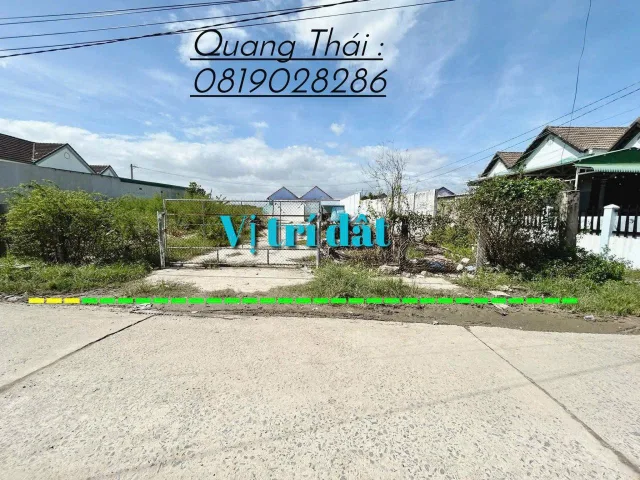 Đất biển dốc lết đường dã tượng. Ninh Hòa Khánh Hòa.