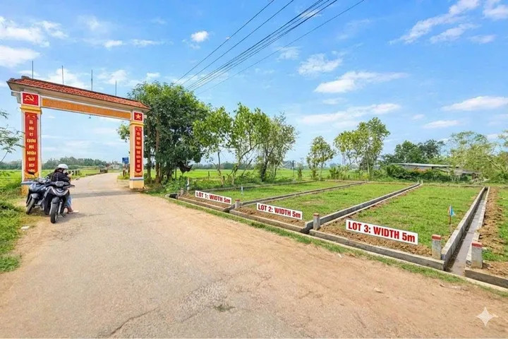 Lô góc mặt tiền đường 7m5 sổ sẵn chỉ 990tr