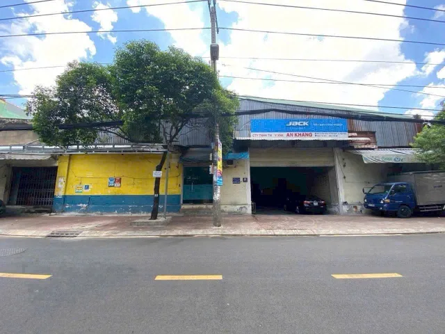 Bán kho xưởng trung tâm phường Tân Quý quận Tân Phú TPHCM, DT: 1100m2.