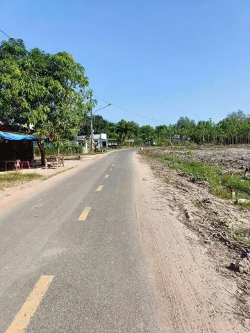 580Tr/240m2 Ngang 8m Dài 30m có 100m Thổ Cư. Đất BÌNH DƯƠNG gần KHU CÔNG NGHIỆP. Cần bán gấp gọi 0903263878 xem sổ.