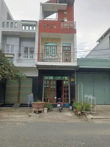 NHÀ PHỐ TRUNG TÂM BẾN LỨC 80M2– Ở & KINH DOANH TỐT HẠ GIÁ CÒN 4 TỶ 250 TRIỆU (BỚT LỘC)