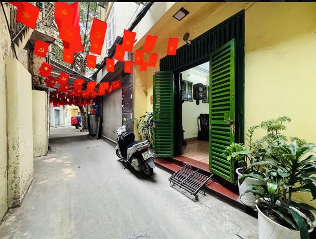 Bán nhà 34m² có sẵn 32m² thổ cư ngang 3,5m giá 13.7 tỷ tại Đường Yên Hòa Phường Yên Hòa
