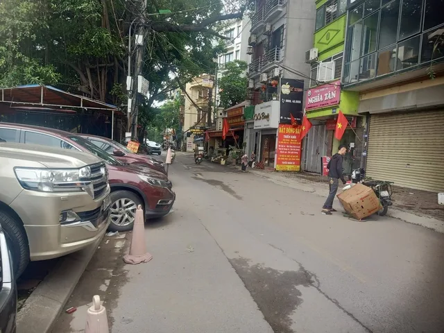 BÁN GẤP MẶT PHỐ NGUYỄN ĐÌNH HOÀN – 133m2 – GIÁ CHỈ 35.5 TỶ (RẺ NHẤT KHU) – VIEW SÔNG – KINH DOANH ĐỈNH