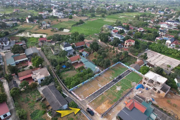 🔥 BÁN GẤP LÔ ĐẤT TRUNG TÂM CHƯƠNG MỸ – GIÁ TỐT CHỐT NHANH TRONG TUẦN 🔥

📍 Vị trí: Trung tâm huyện Chương Mỹ – cách Bến xe Yên Nghĩa chỉ 15 phút di chuyển

💎 Thông tin chi tiết:
 • Diện tích: 80m²
 • Mặt tiền: rộng, vuông vắn – cực đẹp để xây ở hoặc 