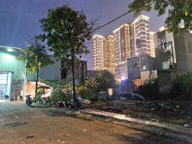 LÔ ĐẤT ĐẸP NẰM NGAY TRONG KHU DÂN CƯ PHÂN LÔ,DT75M2; 4 X 19