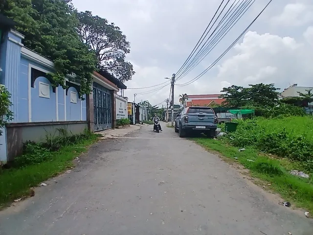 BÁN ĐẤT HẺM XE HƠI, LÃ XUÂN OAI, LONG TRƯỜNG  - 62m2 - GIÁ 3.7 TỶ