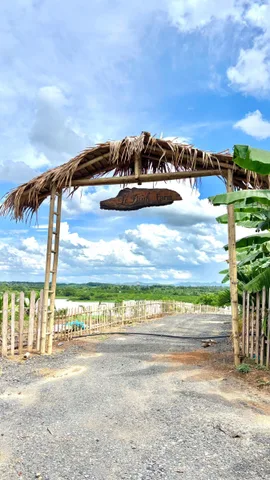 🌿 SỞ HỮU FARM VIEW SÔNG SÊRÊPOK SIÊU ĐẸP 🌊
📍 Ngay Thủy điện Tam Long – Hòa Phú – TP. Buôn Ma Thuột, Đắk Lắk.
✅ Diện tích 1ha – 100m Mặt tiền bám sông Sêrêpôk, không gian thoáng đẹp, tiềm năng là farm nghỉ dưỡng, homestay, đầu tư sinh lời.
💰 Giá chỉ 3,5