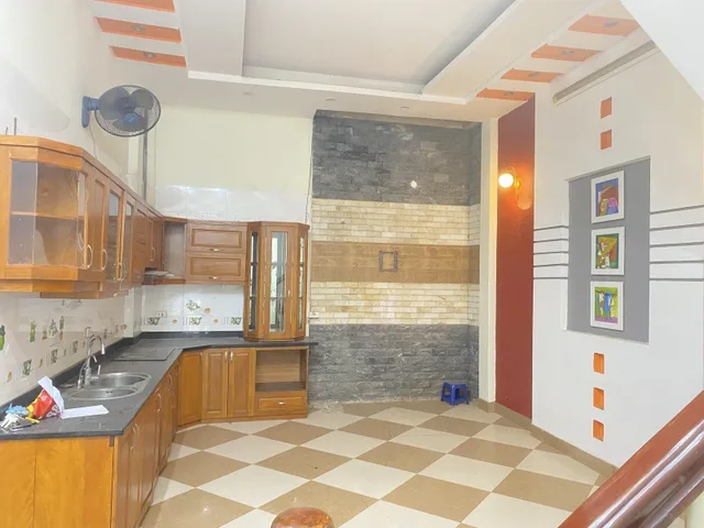 Bán nhà Trần Duy Hưng 57m² full thổ cư ngang 4.7m giá 26.5 tỷ tại Đường Trần Duy Hưng Phường Yên Hòa 
(MUA/BÁN BĐS nhắn tin Zalo 0862299066)