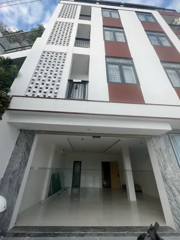 Cho thuê mặt bằng kinh doanh, có 1 phòng ngủ, wc riêng biệt chỉ 8tr/thàng. LH: 0935 964 828 - E Hiền