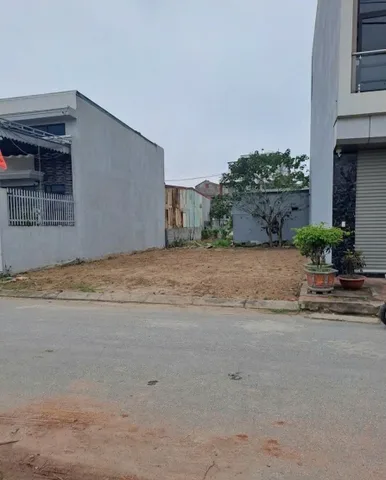 Cần tiền bán gấp mảnh đất 90m2, đường rộng 5m, chỉ hơn 1 tỷ