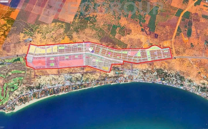 Bán 1800m2 có 150 thổ cư ở khu phân lô Tái định cư Hồ Quang Cảnh. Giá chưa đầy 3 triệu/m2