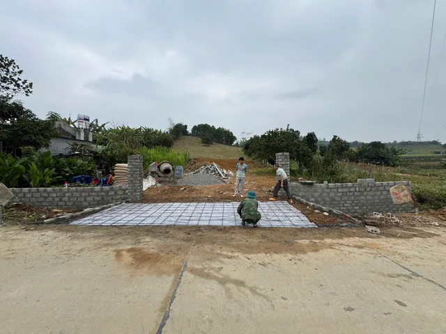 Cách quốc lộ 6 khoảng 1km 
Đường thông từ quốc lộ 6 sang quốc lộ 12b
Phù hợp làm nghỉ dưỡng 
Viu trước mặt thông thoáng