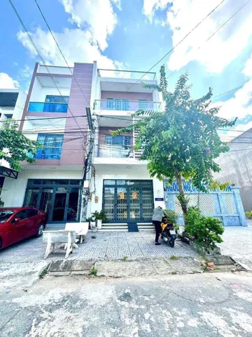 Nhà 1 trệt 2 lầu sân thượng KDC Hồng Loan – 5 phòng ngủ