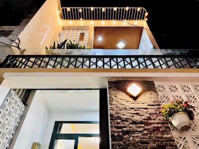 Bán nhà gần cầu Bình Lợi 43m2 giá 2tỷ050tr Phạm Văn Đồng, P11, Bình Thạnh. Sổ hồng riêng chính chủ