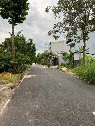 Cần bán LÔ GÓC  1181  nhà bè