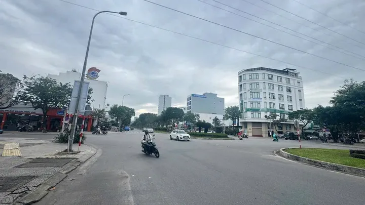💥 95M² MẶT TIỀN 10M5 – NGAY TRỤC 30/4 – KHU VỰC SẦM UẤT