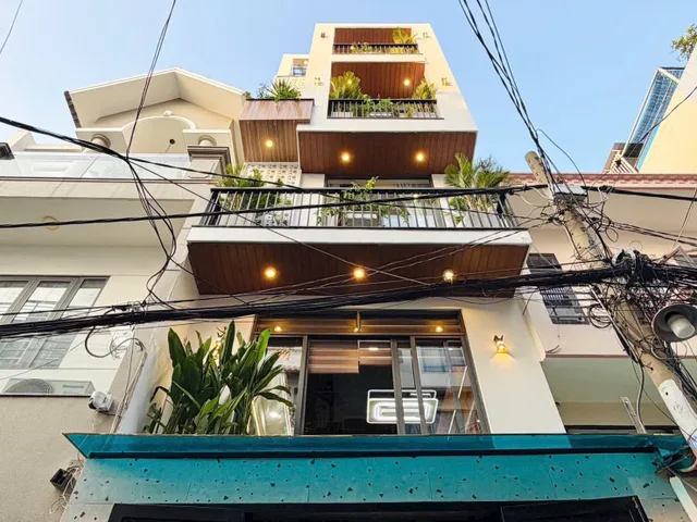 Tôi thiện chí bán nhà đường 7m Trần Cao Vân, P6, Q 3, DT 80,5m2, giá 2 tỷ 980tr, thuê 24tr, sổ riêng