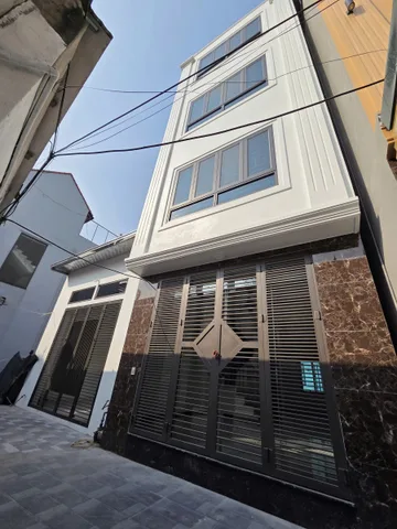 Cần bán nhà Chúc Sơn, phường Chương Mỹ, s 45m2, xây dựng 4 tầng, 5 ngủ, ô tô đỗ của, 4..25