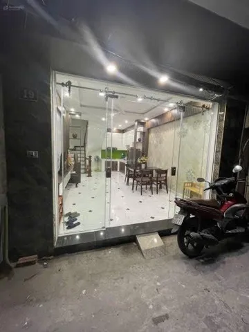 Cho Thuê Nhà Ngõ 104 Đội Cấn - Ba Đình 32M² 5 Tầng 3 Ngủ - Nội Thất CB - Giá Thuê 13,5tr