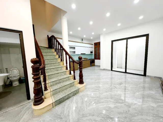 Bán nhà 80.6m² có sẵn 80,6m² thổ cư ngang 5,5m giá 12.8 tỷ tại Đường An Dương Vương Phường Phú Thượng