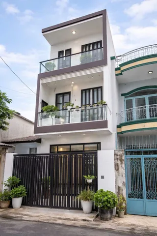 Bán nhà 3 tầng (4m x 16m) giá 7 tỷ tại Đường Chiến Lược Phường Bình Trị Đông