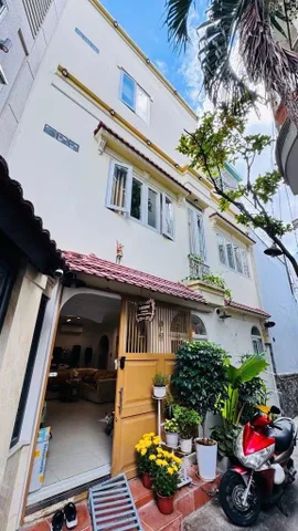 NHÀ ĐẸP, NGANG KHỦNG 7.8M, 4PN. KHU LÊ VĂN SỸ, TT PHÚ NHUẬN.