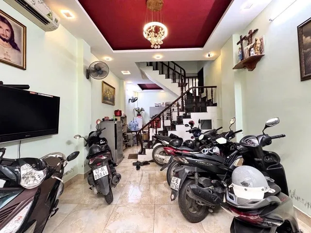 NHÀ ĐẸP NGAY Bùi Thị Xuân, Trường Sa, Giáp Phú Nhuận, Lê Văn Sỹ.