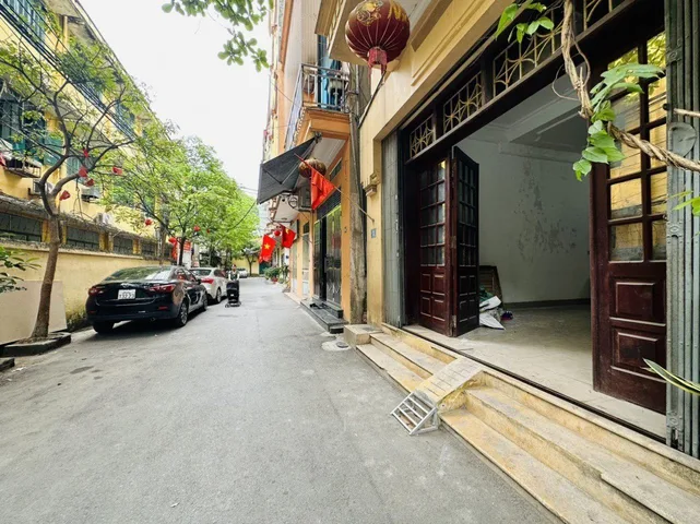 Bán nhà dân xây, ngõ ô tô tránh ô tô, 40m2 giá 12,3 tỷ đi bộ ra ga tàu điện, Cầu Diễn, Bắc Từ Liêm