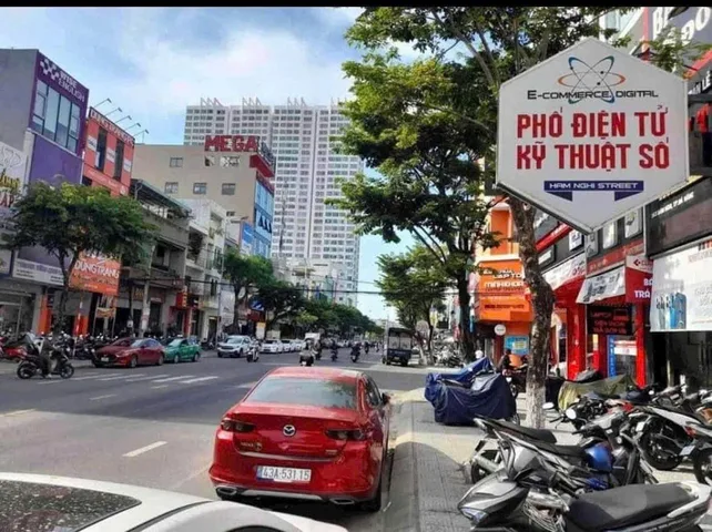 Cho thuê nhà 4 tầng mặt tiền Hàm Nghi , Thanh Khê – Phố Điện Tử