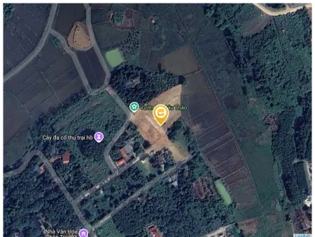 Lô đất nằm giữa 2 thành phố vệ tinh Sơn Tây và Hòa Lạc. nằm bán sát QL21 mở rộng nên tiềm năng tăng giá lâu dài cực cao