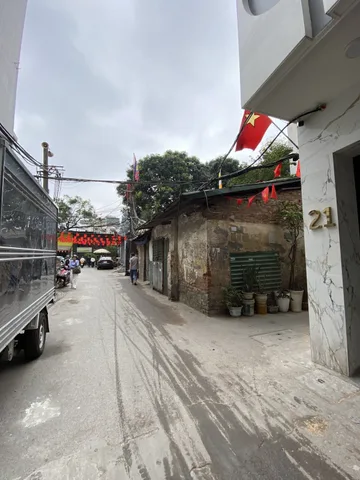 Bán nhà Đường Láng 177m² full thổ cư ngang 12m giá 83 tỷ tại Đường Láng Phường Láng (MUA/BÁN BĐS nhắn tin Zalo 0862299066)
