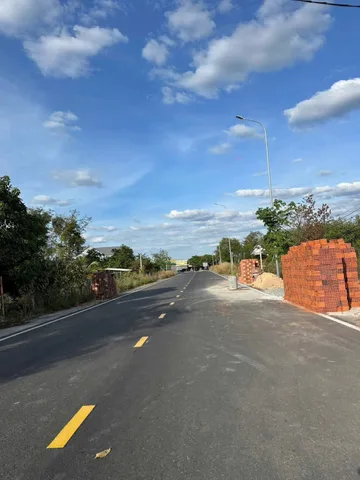 Bán đất 328m² có sẵn 50m² thổ cư ngang 5m giá tại Phường Chơn Thành đường nhựa
