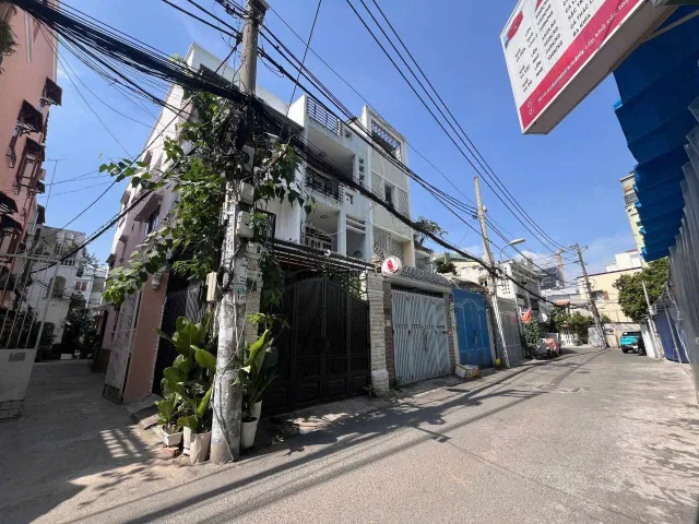 Bán nhà hẻm xe hơi Nguyễn Văn Đậu, Bình Thạnh. DT 4.5x15m, DTCN 70m2, 3 lầu, 4PN, giá 9.5 tỷ TL