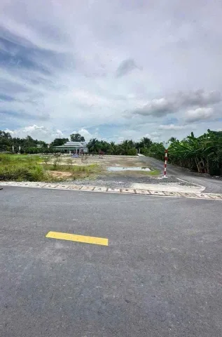 Đất 1000m2 (25x41) có 884m2 thổ cư, 3MT Lương Ngang, Tân Nhựt, Bình Chánh, giá giảm còn 13,5 tỷ