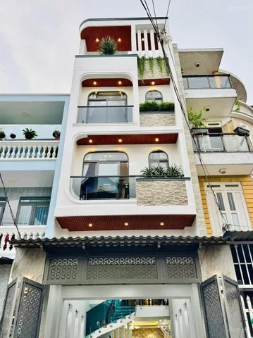 Cấn bán nhà chính chủ bán nhanh giá đẹp. Đ Cô Bắc, P. Cầu Ông Lãnh, Q1. Nhà diện tích 80m2. Hẻm xe hơi 8m. Hợp đồng nhà 28tr/ tháng còn 6 tháng. Sổ Hồng Riêng chính chủ
