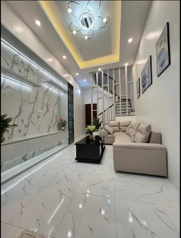 NHÀ ĐẸP PHỐ TÔN ĐỨC THẮNG-TRUNG TÂM ĐỐNG ĐA-CÁCH PHỐ 30M-NGÕ THÔNG -TẶNG NỘI THẤT XỊN