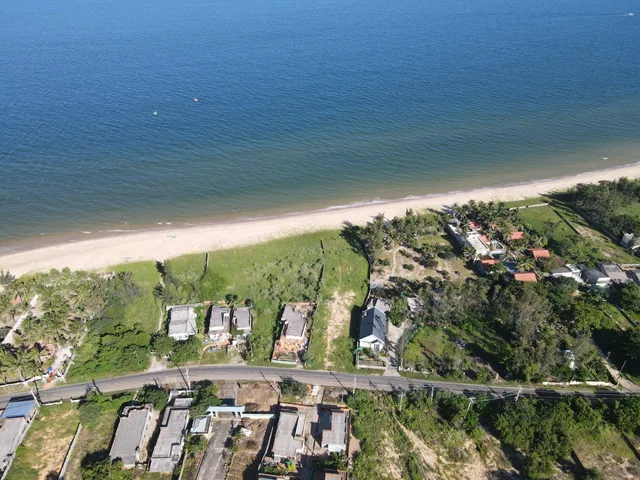 Bán lô đất nhỏ hiếm ở Tiến Thành, Phan Thiết - giáp đường giáp biển. LH: 0974090487