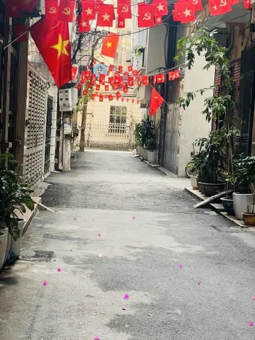 Bán nhà 45m² full thổ cư ngang 5,6m giá 20 tỷ tại Phường Cầu Giấy