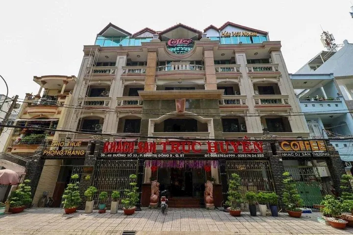 Bán khách sạn khu dân cư Tên Lửa gần siêu thị AEON Quận Bình Tân TPHCM, DT: 20x20m.
