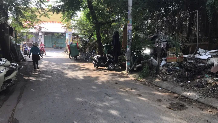 Bán lô đất hẻm xe hơi tránh nhau cách Lê văn lương 50m.