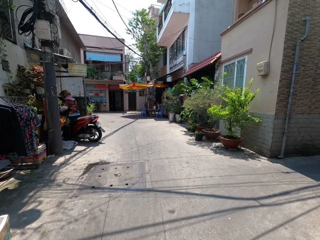 Nhà bán lý thường kiệt, gần chợ, trường học, sổ hồng riêng