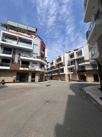 Bán nhà ngay trung tâm thương mại Hacom Tower chỉ 3,x tỷ