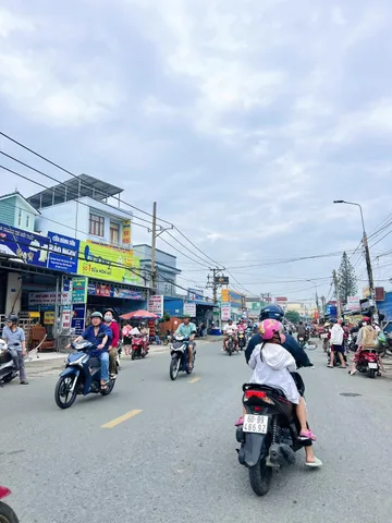 ĐẤT NỀN 980 TRIỆU NGAY GẦN UBND TP TÂN UYÊN SỔ RIÊNG FULL THỔ CƯ