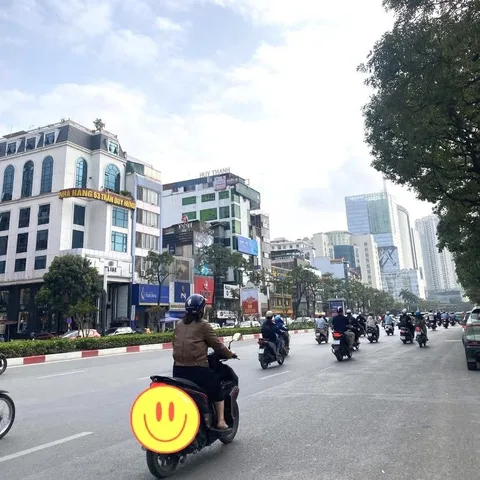 Bán nhà 50m² full thổ cư ngang 4m giá 15.7 tỷ tại Phường Yên Hòa
