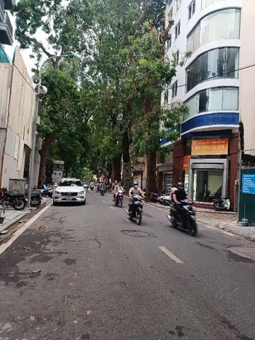 Nhà 31M Lý Nam Đế 5 tầng 1 tum 17.2 tỷ