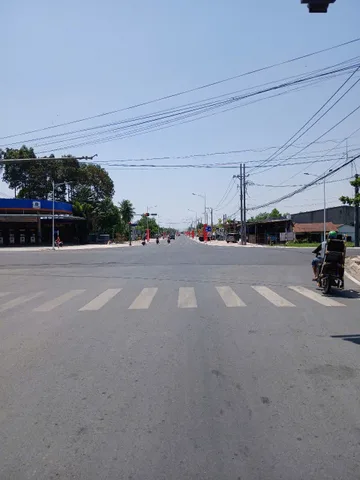 Đất mặt tiền đường Phạm hùng