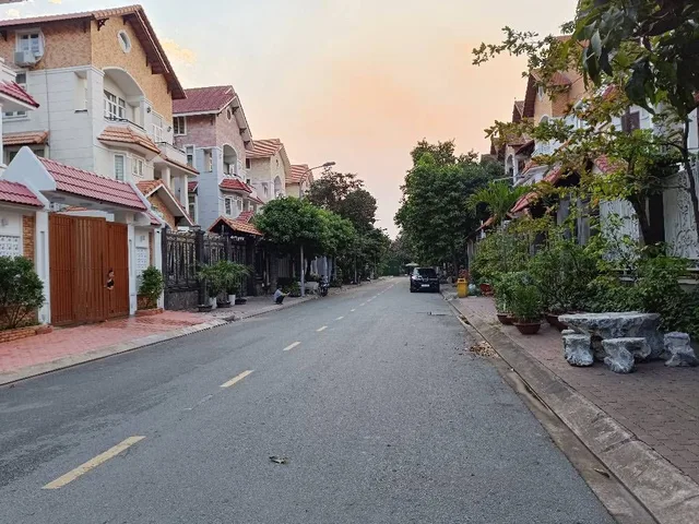 Bán Biệt Thự 4 Tầng MT số 24 Bình Chánh